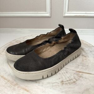 Vionic Uptown Ballet Loafer Elastic Topline Leather Polluted Silver Women's 6